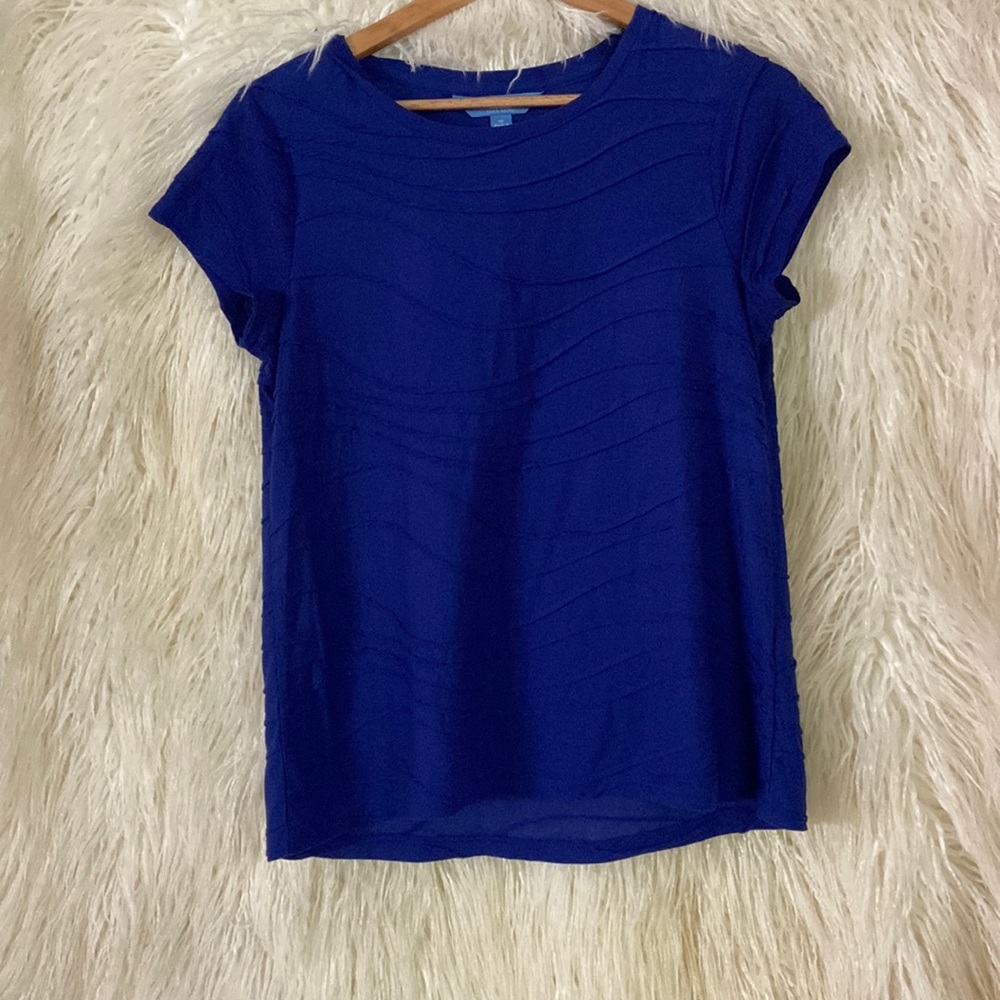 Simply Vera Vera Wang blue shirt with swirl like design all over in size Medium.